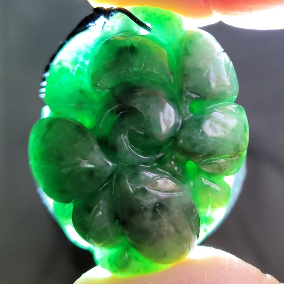 Certified Genuine Hand Carved Flower Jadeite Pendant Necklace NWT - Picture 10 of 11